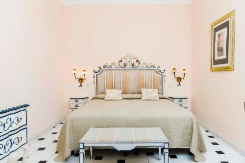Double Room with Sea View image 3