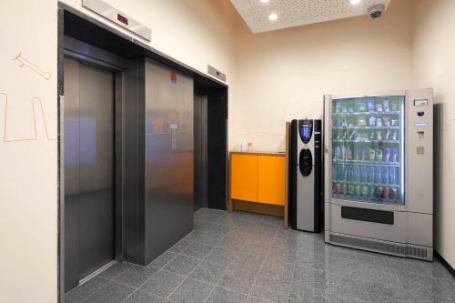 easyHotel Rotterdam City Centre - image 14