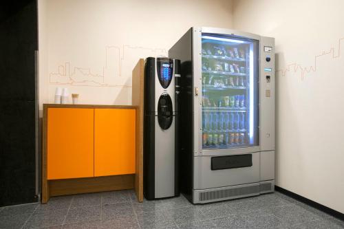 easyHotel Rotterdam City Centre - image 10