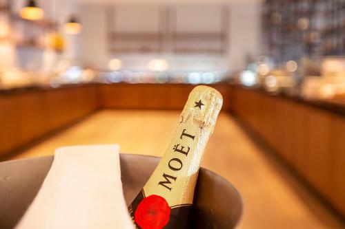 Luxury Hotel Riva - image 3