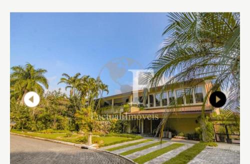 Deslumbrante casa condominio fechado praia de Pernambuco - Guaruja