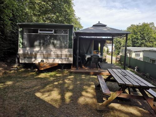  Caravane résidentielle confort Ardennes in Rochefort