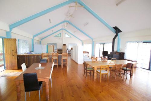 Samford Lakes Rural Accommodation in Mount Samson