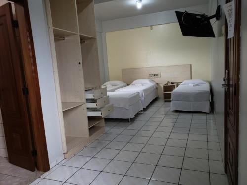 Quadruple Room image 9