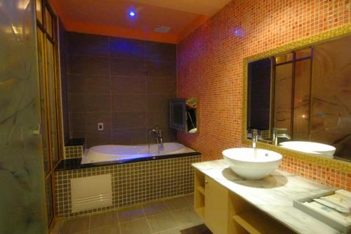 Zheng Yi Motel (Taitung County Hotel No. 70)
