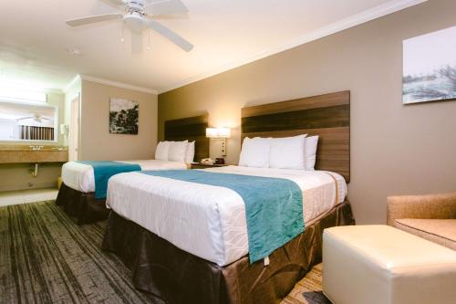 Queen Room with Two Queen Beds - Smoking