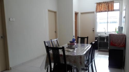 Casa de 1540 m2 amb 4 habitació i 2 bany privat a Masjid Tanah (HOMESTAY MURAH MELAKA MASJID TANAH) in Masjid Tanah