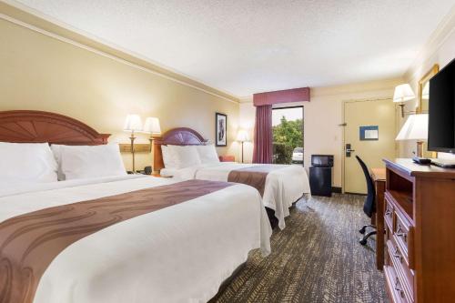 Quality Inn - Hamilton Place - image 3