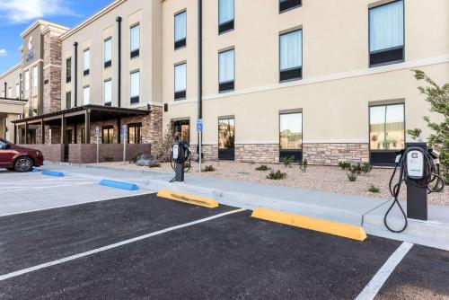 Comfort Inn & Suites Zion Park Area - Hotel - Hurricane