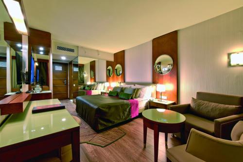 Side Star Elegance - All Inclusive - image 2