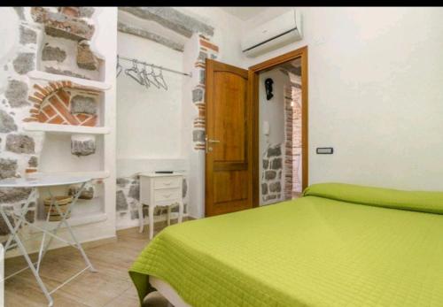 Room Tortoli' 5
