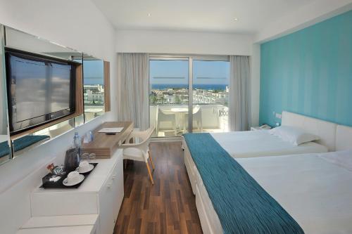 Nestor Hotel Room Type - Superior Double or Twin room with Sea or Pool view