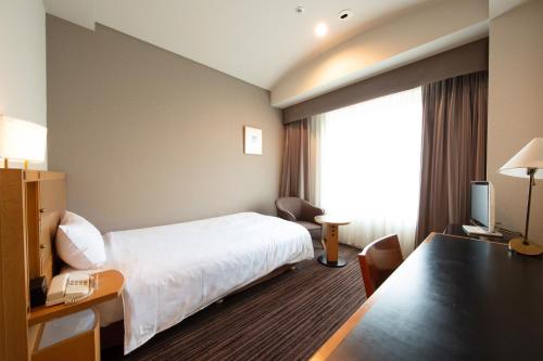 Single Room - Smoking image 3