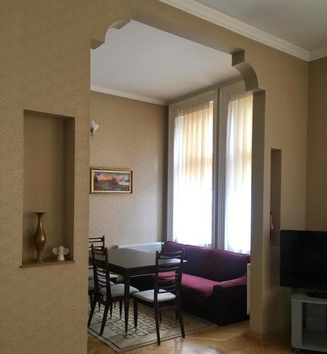 InLviv Apartment at Bogomoltsia Str