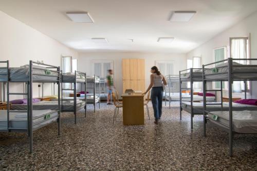 Mixed Dormitory Room