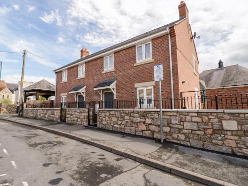 2 Llys Emrys, , North Wales