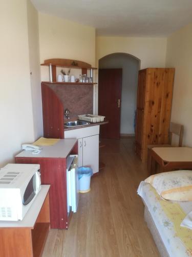 One-Bedroom Apartment with Balcony image 5