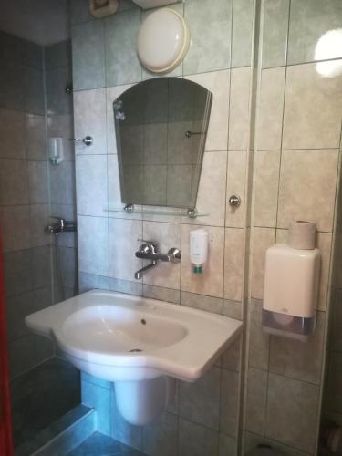 One-Bedroom Apartment with Balcony image 4