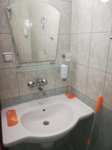 Double Room with Sea View image 7