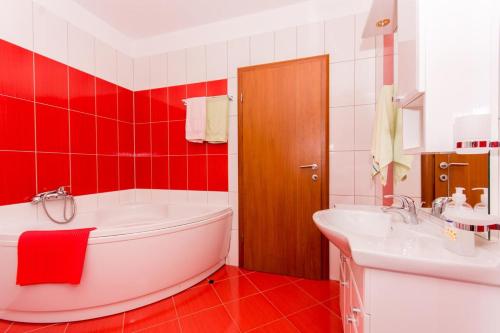 Apartment Okrug Gornji 16901a - image 5