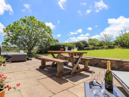 Sunbury Barn - image 12