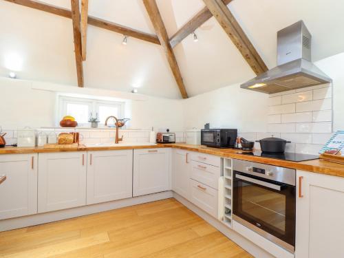 Sunbury Barn - image 2