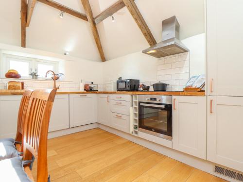 Sunbury Barn - image 5