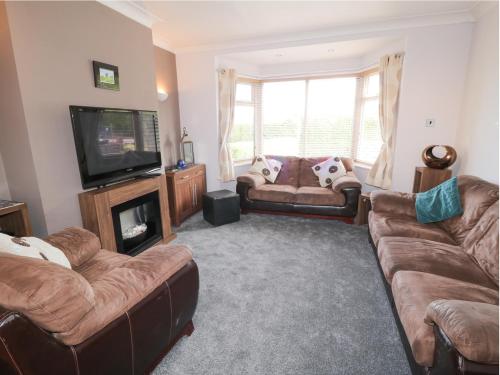 53 Burniston Road - image 10