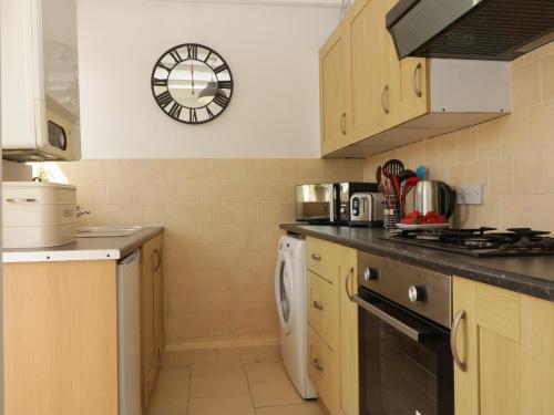 12 Park Hill Road - image 7