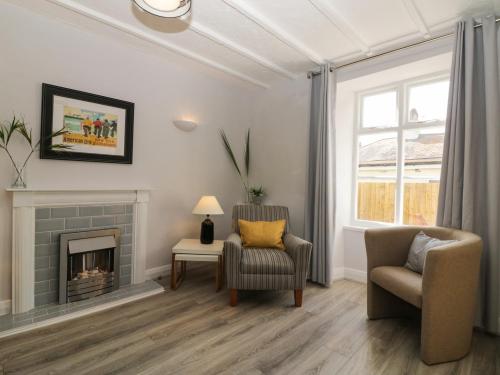 12 Park Hill Road - image 12