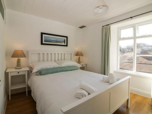 12 Park Hill Road - image 11