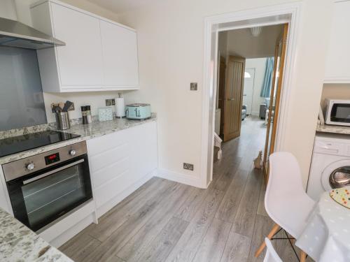 Midsummer Cottage - image 7