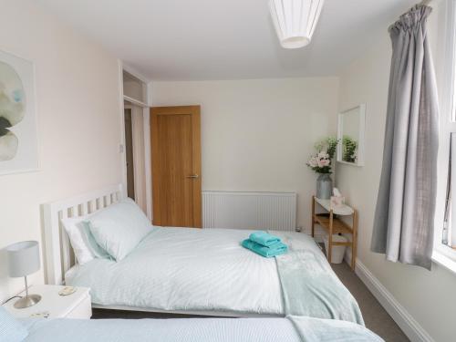 Midsummer Cottage - image 2