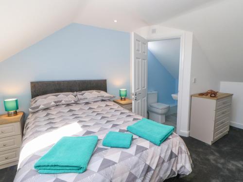 Bramble Cottage - image 13