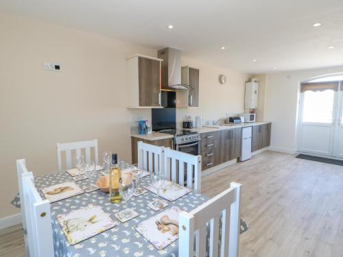 Bramble Cottage - image 4