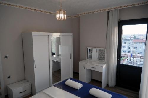 2 double beds