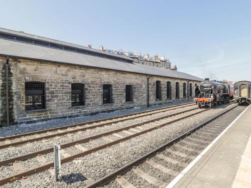 Tornado Engine Shed - image 13