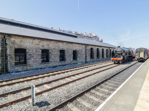 Evening Star Engine Shed - image 3