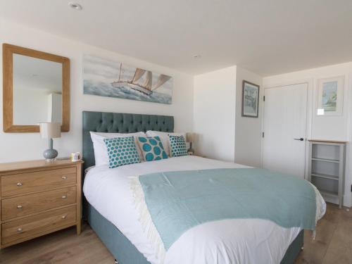 6 The Beaches - image 13