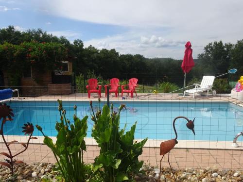 PERIGOURDINE TYPIQUE AVEC PISCINE ET JARDIN CLOS gîte à louer Bergerac