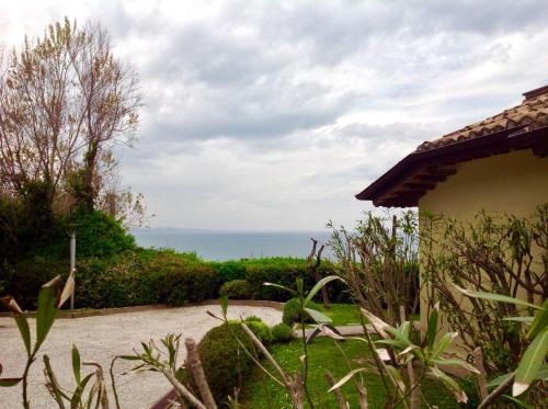 Residence Baia Vallugola