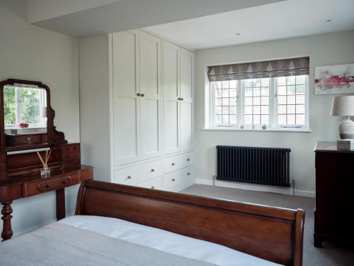 67 Bridge End - Tap to explore photos