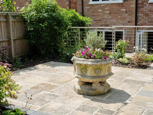 67 Bridge End - image 5