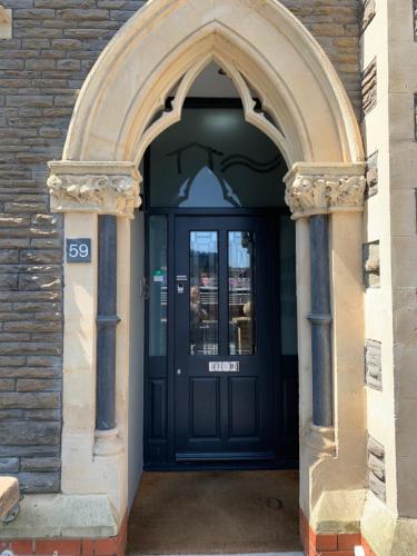 The Riverhouse - image 9