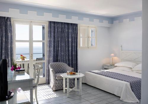 Family Suite Sharing Pool Sea View