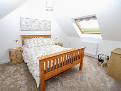 5 Yarmouth Cottages - image 8