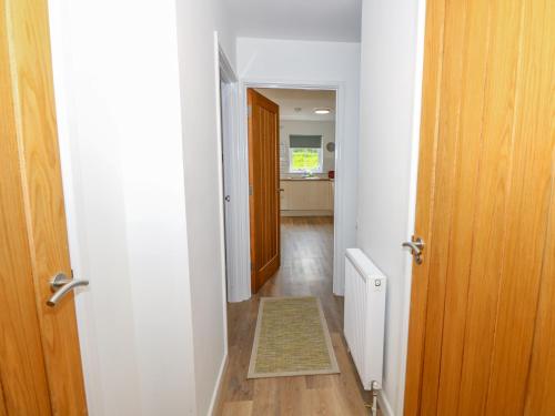 5 Yarmouth Cottages - image 2