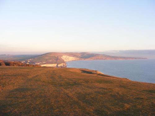 6 Yarmouth Cottages - image 4