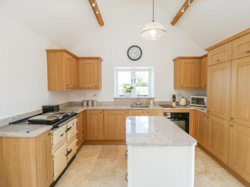 Golden Valley Barn in Oldbury-on-Severn