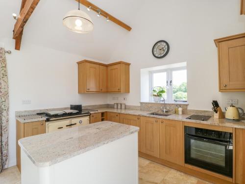 Golden Valley Barn in Oldbury-on-Severn